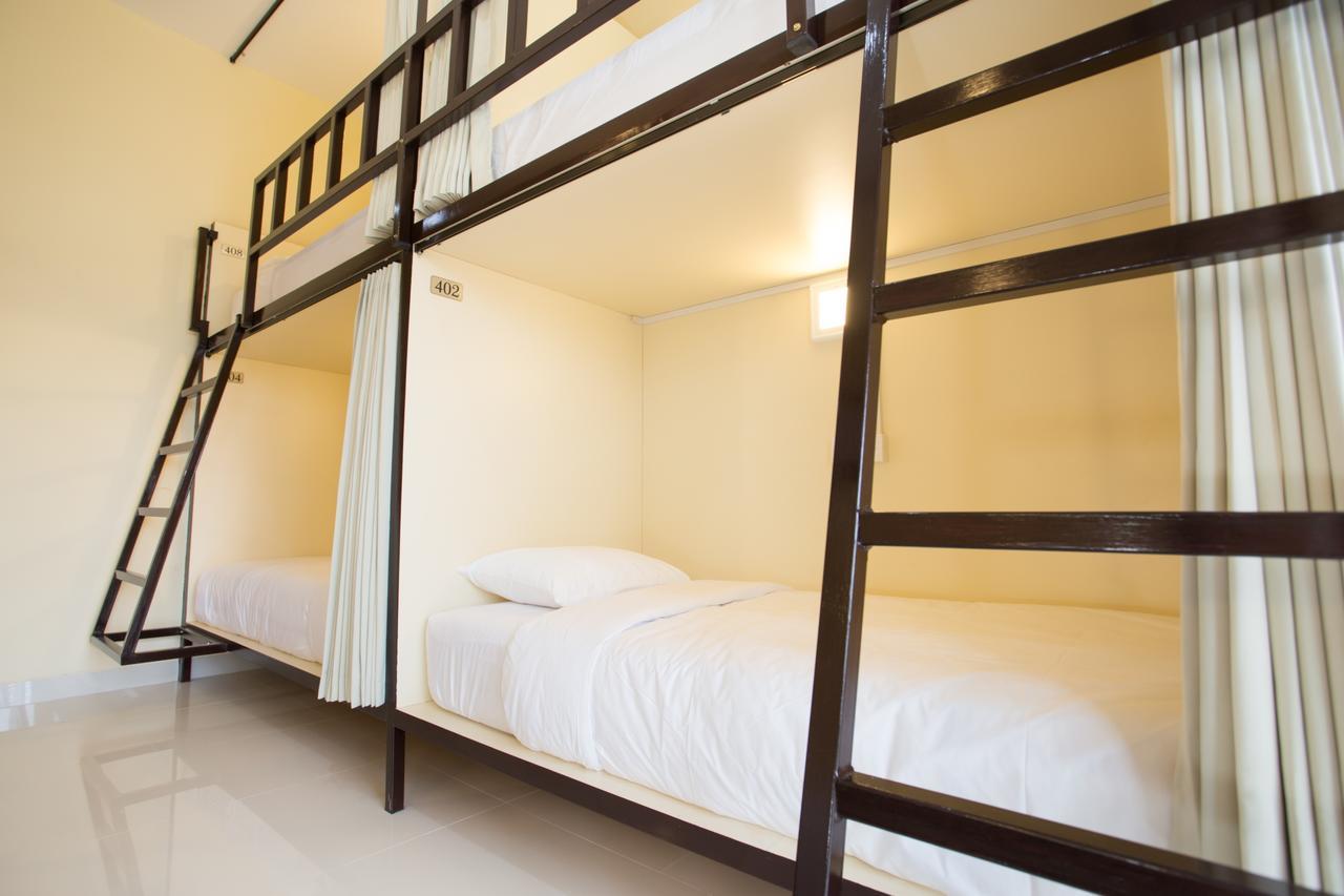 V Canggu Dormitory Exteriör bild