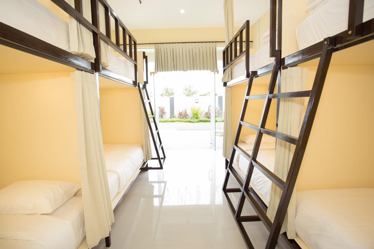 V Canggu Dormitory Exteriör bild