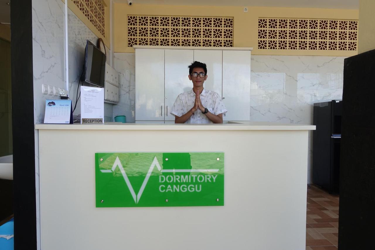 V Canggu Dormitory Exteriör bild